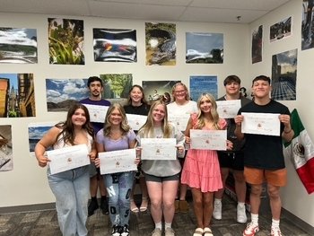 Linked image to Spanish 4 Students receive Certificate of Completion